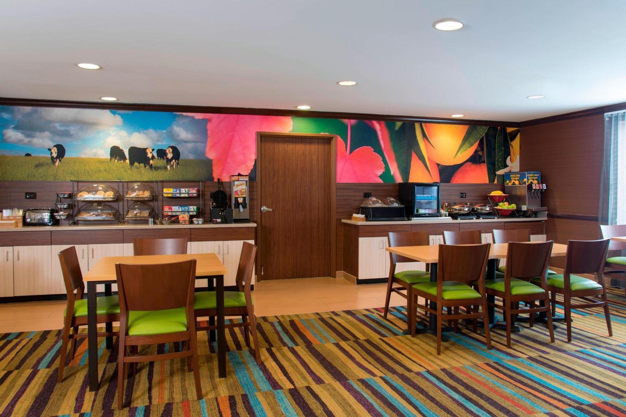 Hotel Fairfield And By Marriott Chicago St. Charles 3*