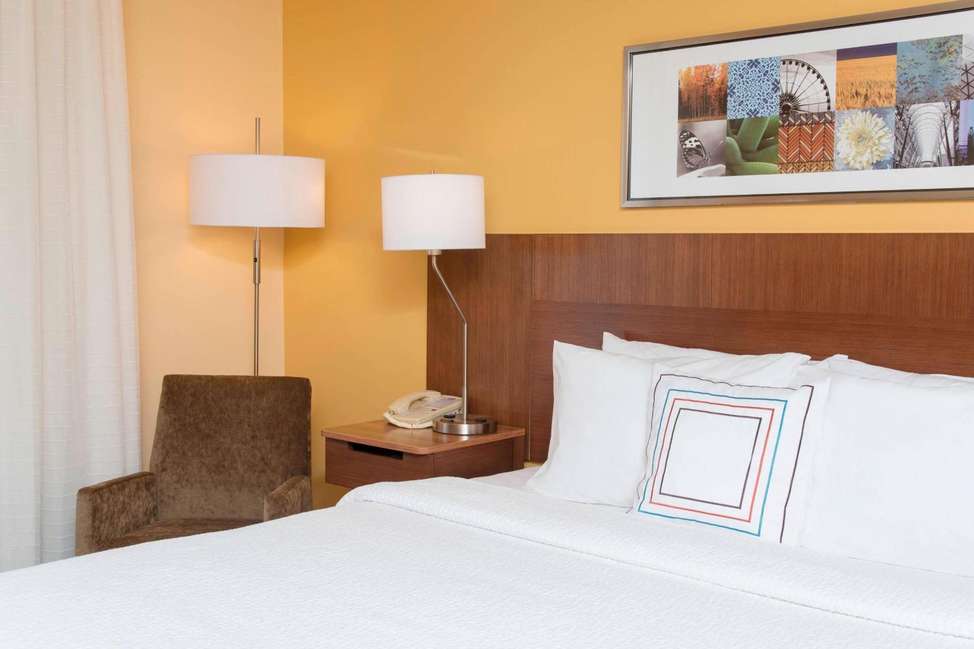 Hotel Fairfield And By Marriott Chicago St. Charles 3*