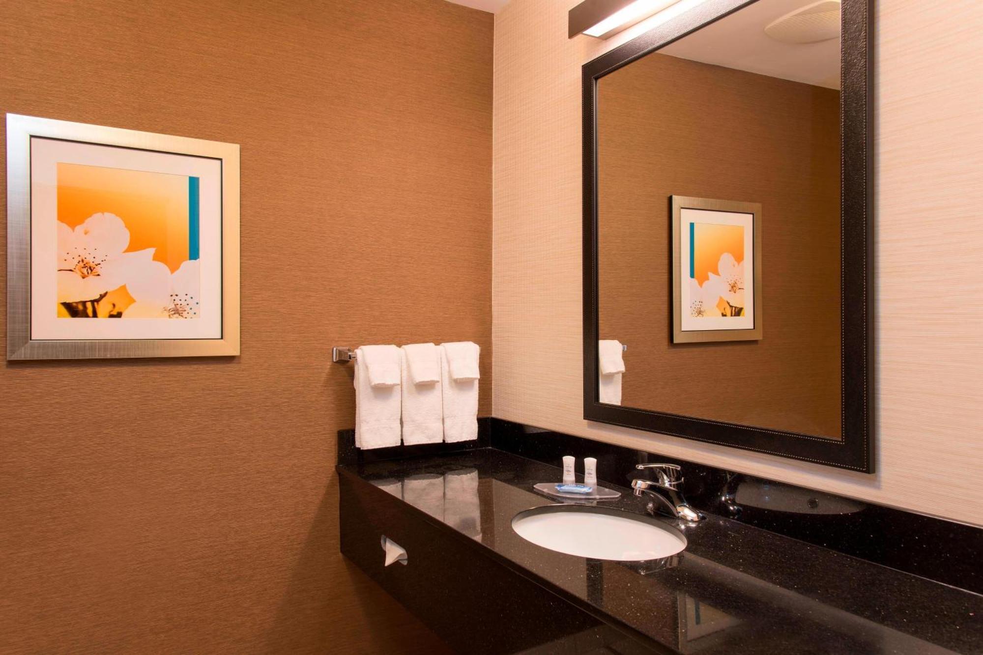 Fairfield And By Marriott Chicago St. Charles Saint Charles