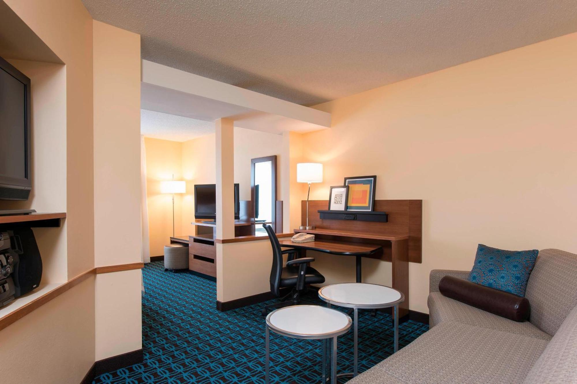 Hotel Fairfield And By Marriott Chicago St. Charles