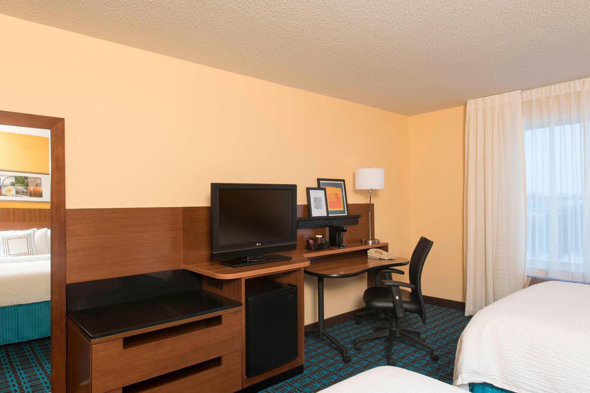 Hotel Fairfield And By Marriott Chicago St. Charles 3*