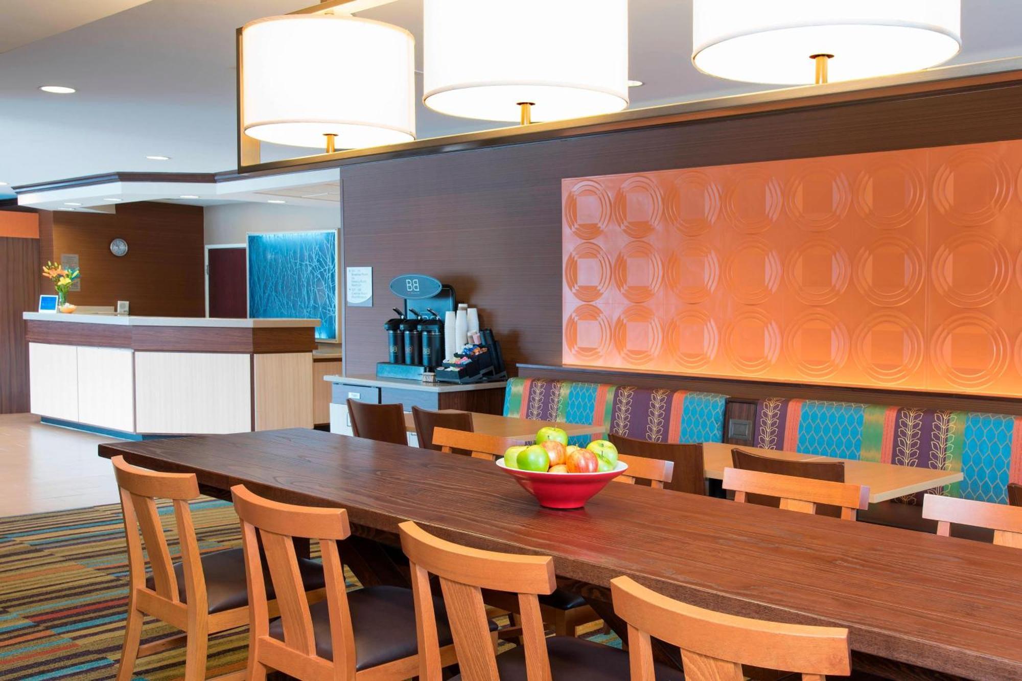 Fairfield And By Marriott Chicago St. Charles Saint Charles
