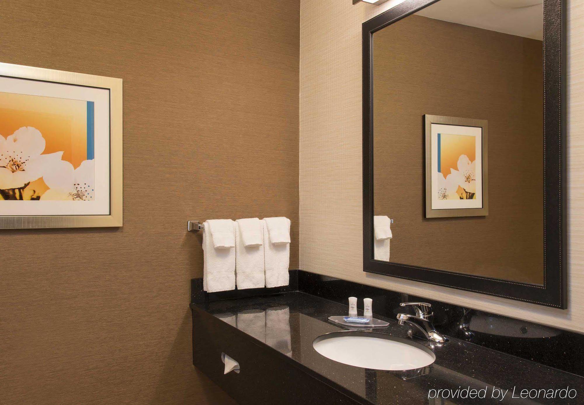 Hotel Fairfield And By Marriott Chicago St. Charles